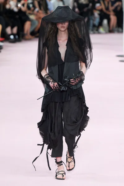 Look 17